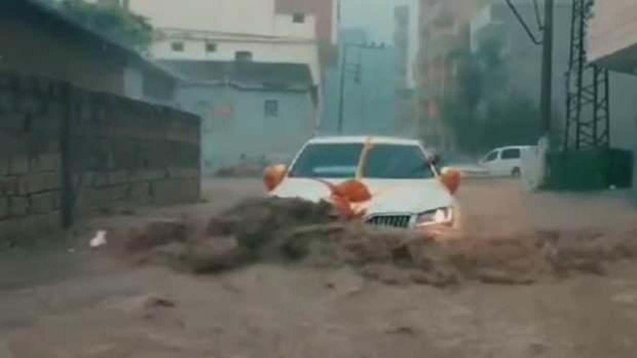 Cizre’de ilginç görüntü! Gelin arabası böyle gitti…