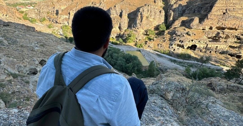 Ünlü Kaşif Haci ahmet ünlü aksaray yaprakhisar köyünde gizli tünel keşfetti