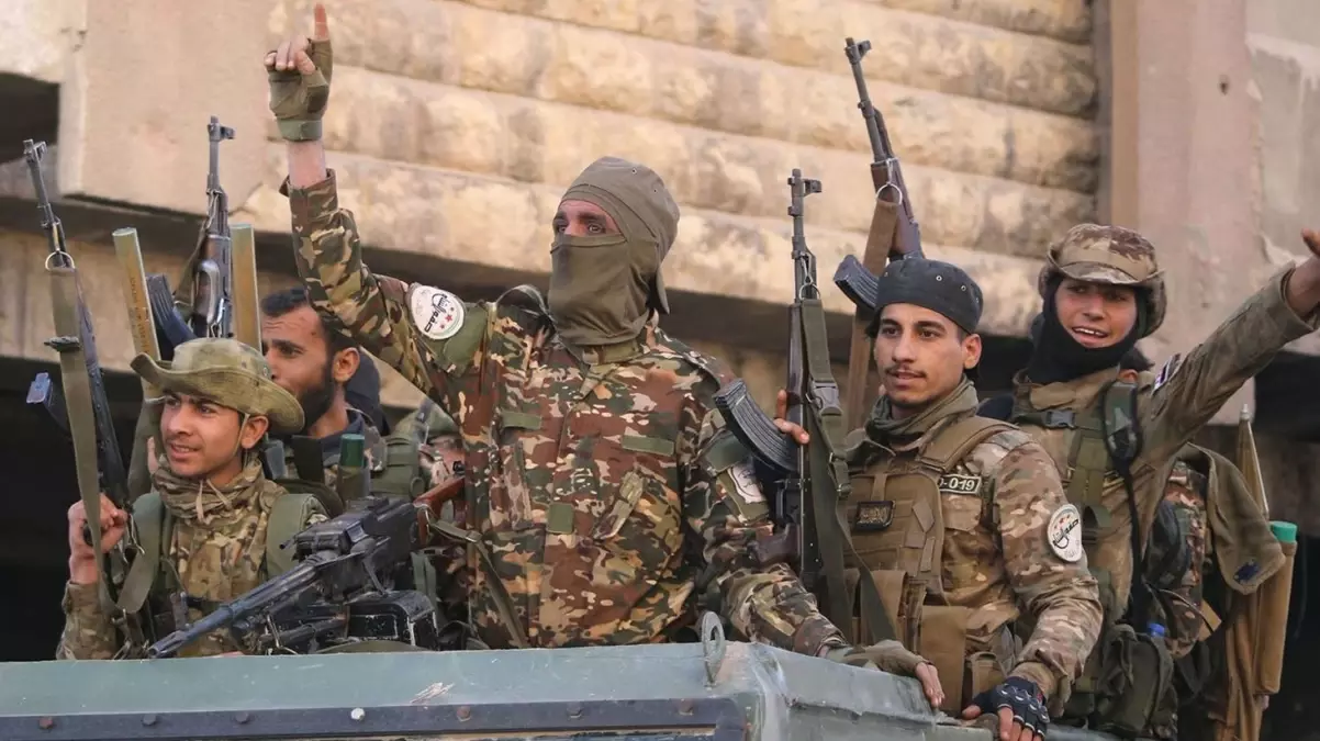 Suriye’de muhalifler Halep, İdlib ve Tel Rıfat’ın ardından Hama’yı da ele geçirdi