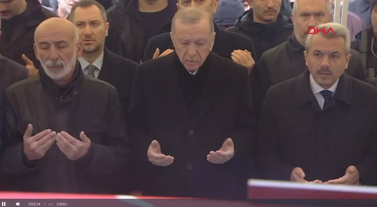 Erdoğan, Güneysu’da Kıbrıs gazisinin cenazesine katıldı