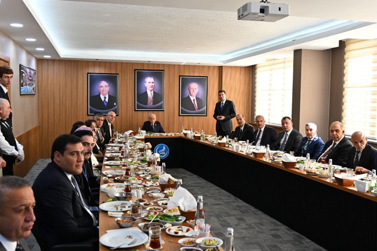 Bahçeli Ülkü Ocakları'nı ziyaret etti
