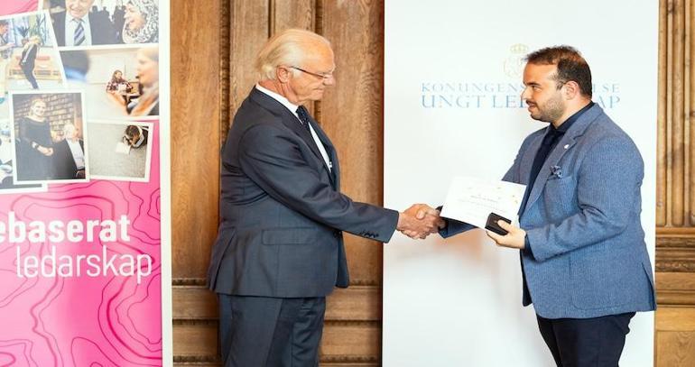 İsveç’te yaşayan iki Türk genci, İsveç Kraliyet Vakfı’nın liderlik programından mezun oldu