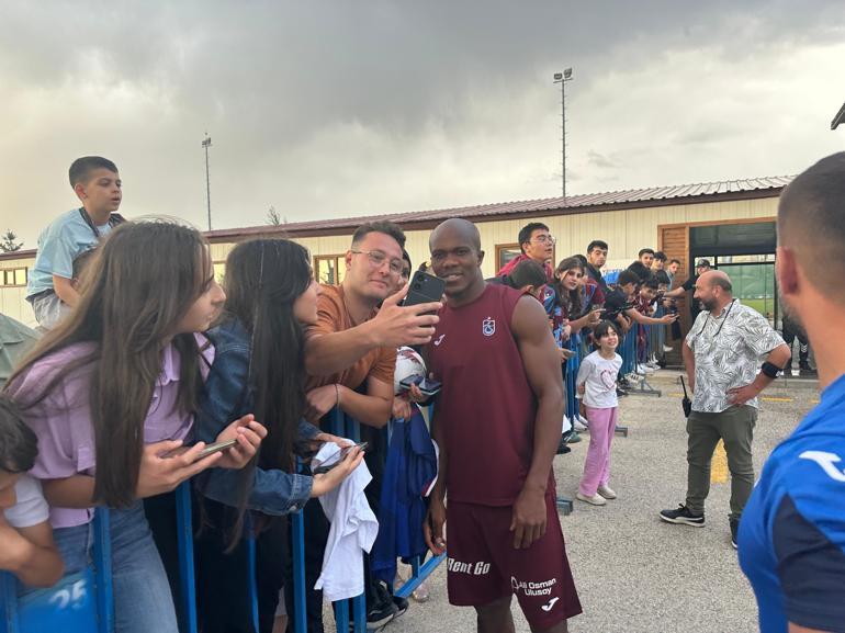 Trabzonspor’un Erzurum kampındaki üçüncü taraftar buluşması da coşkulu geçti