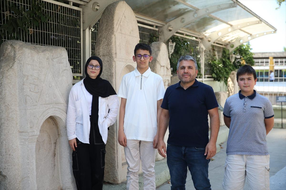Sakaryalı öğrenciler Roma mezar taşları için yapay zekâ uygulaması geliştirdi