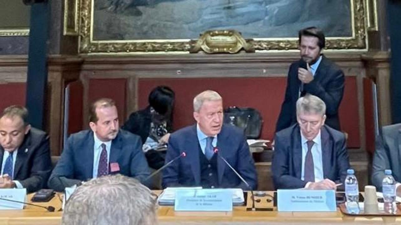 Hulusi Akar’dan Fransa’da kritik temas! İlk açıklama!