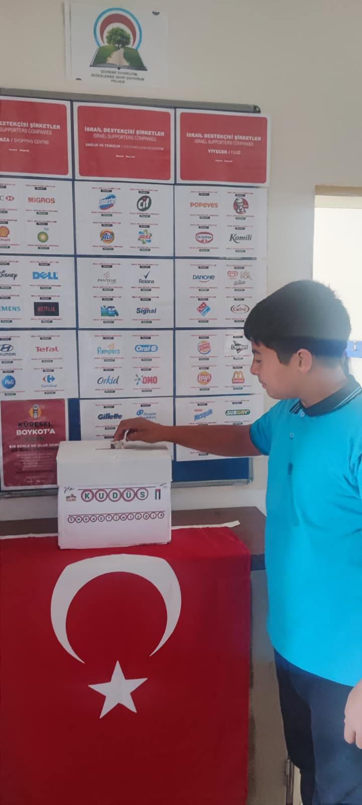 Küçük kalplerden büyük destek: Döğer Fatih Ortaokulu’ndan Gazze’ye umut bağışı