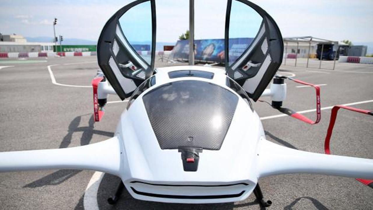 Yerli uçan arabanın fiyatı AÇIKLANDI! Almak isteyenler için özellikleri…