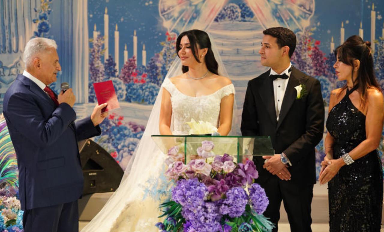 Siyaset dünyası bu düğünü konuşuyor! Sosyal medyada gündem oldu! Dikkat çeken isimler!