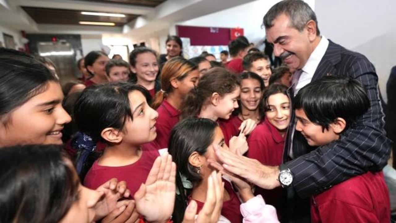 Milli Eğitim Bakanı Tekin’den Bursa ve Balıkesir’deki iki okula sürpriz ziyaret