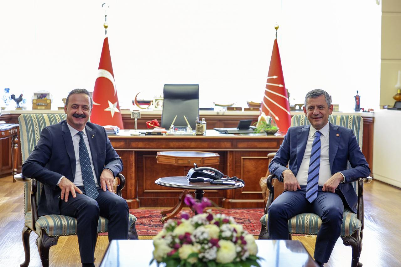 CHP Genel Başkanı Özel, Anahtar Parti Genel Başkanı Ağıralioğlu ile görüştü