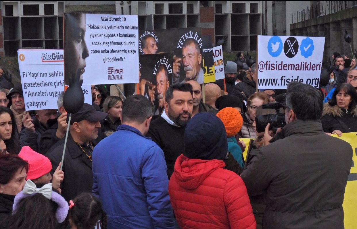 Fi-Side’da Radikal Dönüş: Kendi Göbeğimizi Kendimiz Kesiyoruz