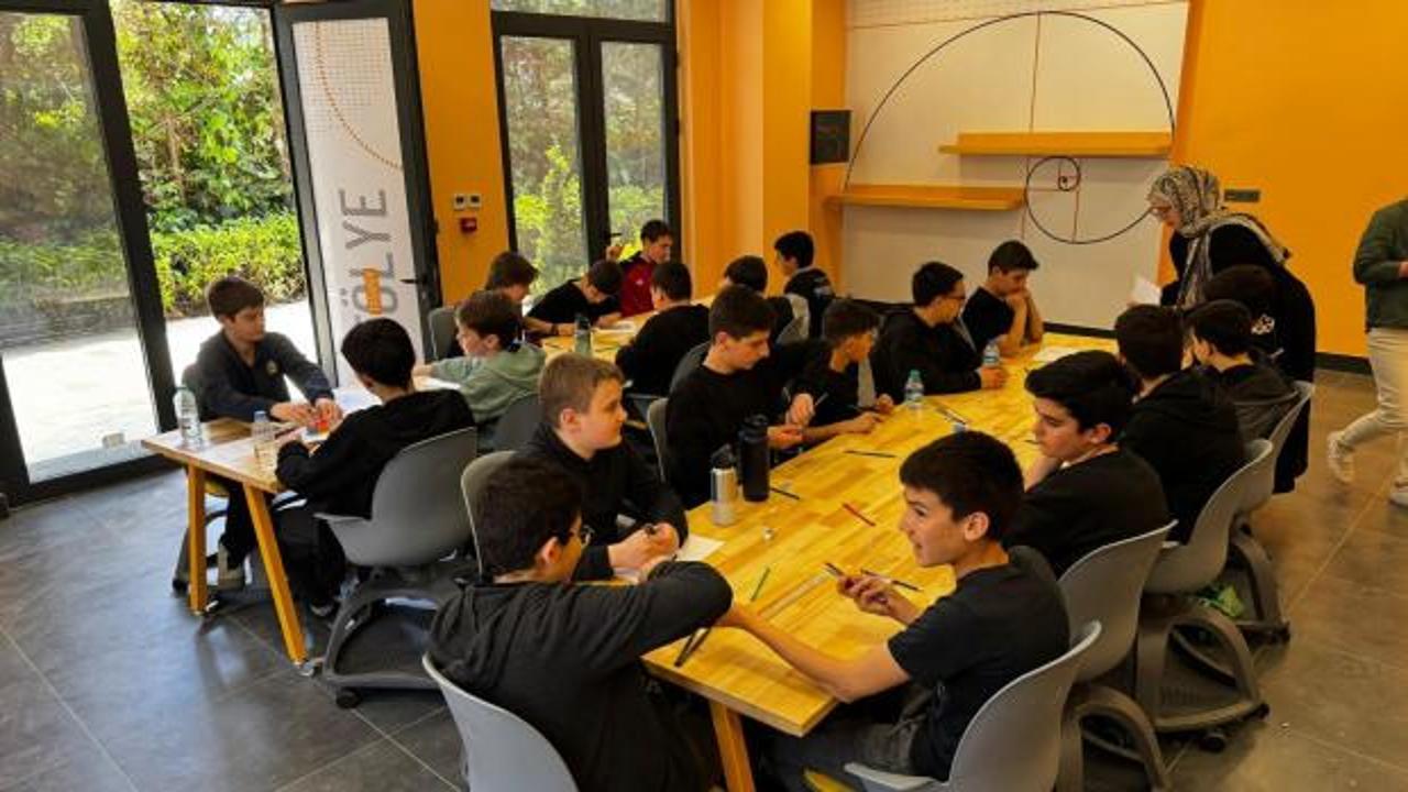 Ümraniye Belediyesi’nden öğrencilere ücretsiz bilim ve teknoloji eğitimi