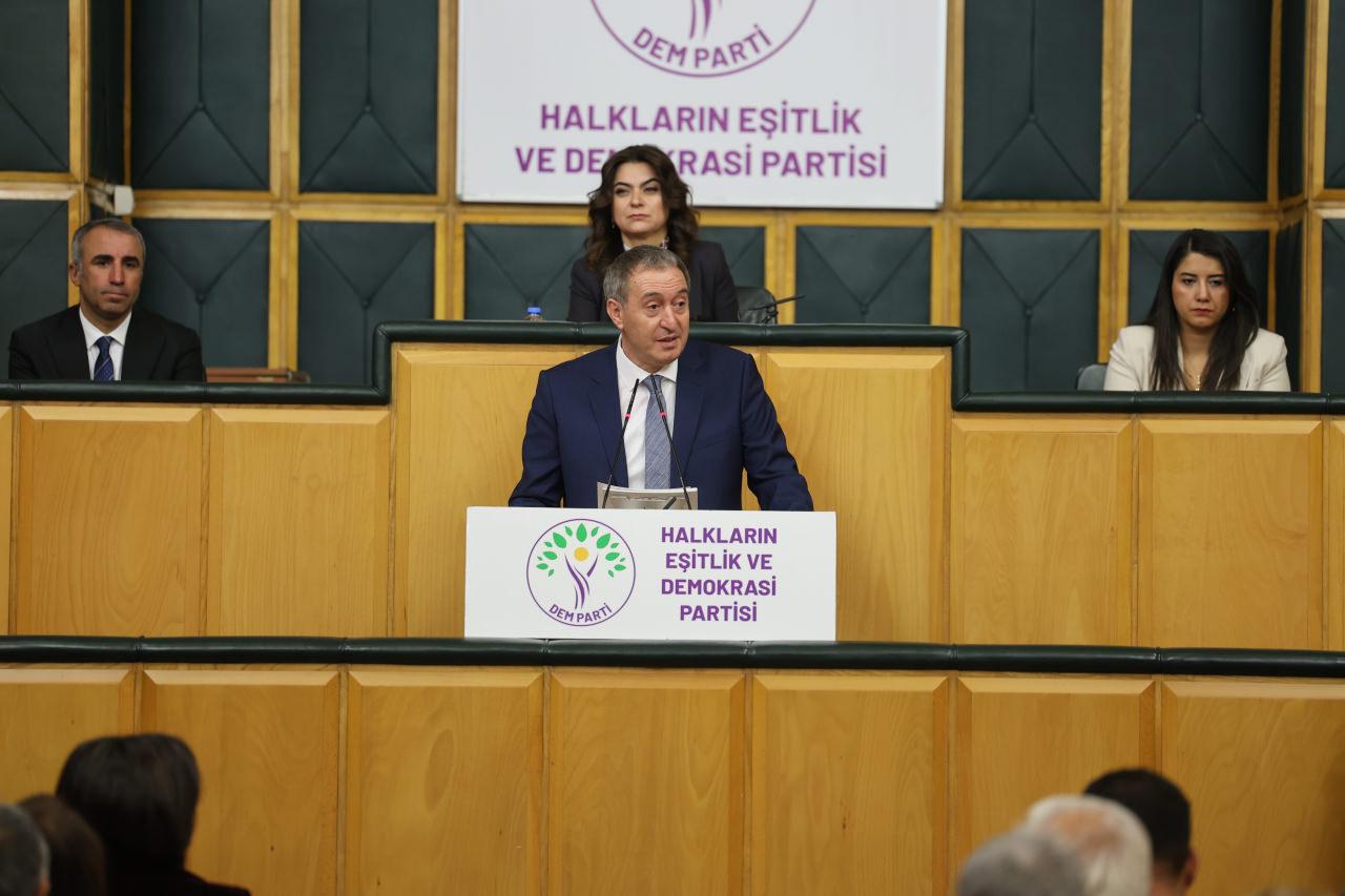 DEM Parti’den Özel’e cevap: Cellat defterini açacaksak hepiniz borçlu çıkarsınız