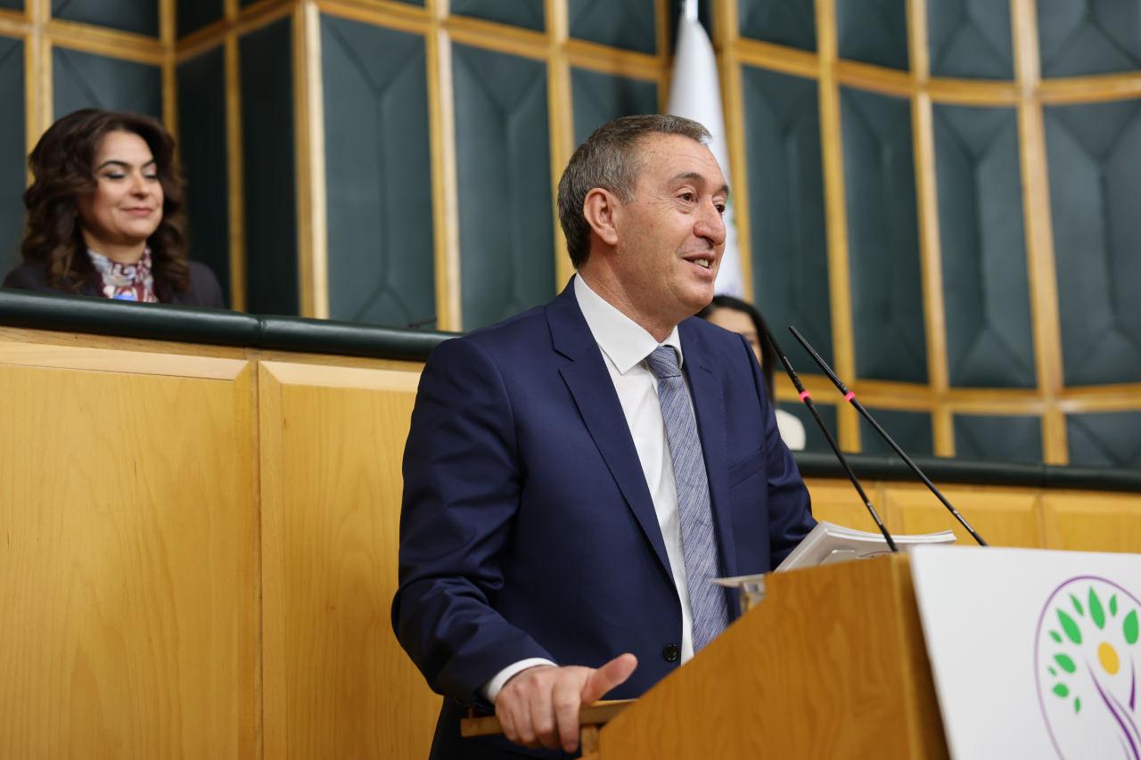 DEM Parti’den Özel’e cevap: Cellat defterini açacaksak hepiniz borçlu çıkarsınız