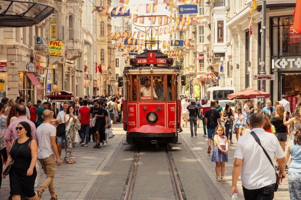 Türkiye'ye en çok turist gönderen ülkeler belli oldu