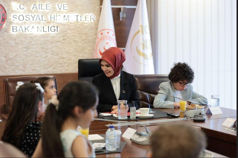 Bakan Göktaş, şehit ve gazi çocuklarıyla buluştu