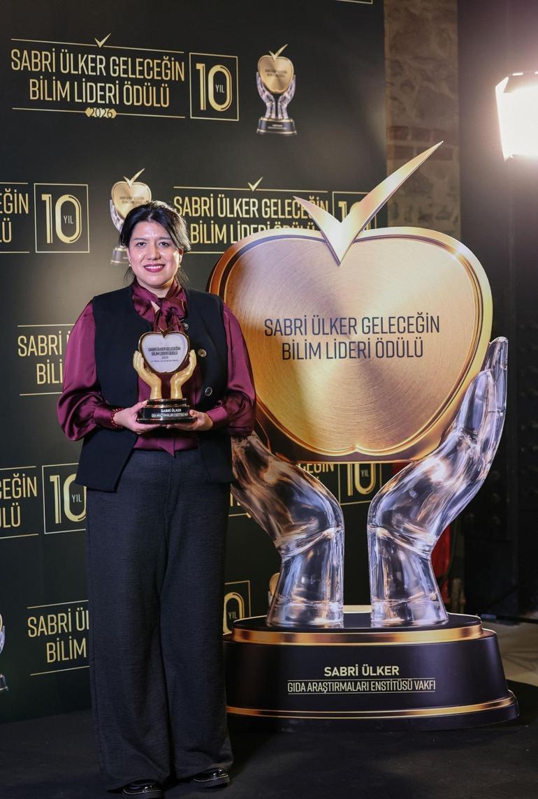 Sabri Ülker Geleceğin Bilim Lideri Ödülü’nü Biyokimyager San Martin kazandı