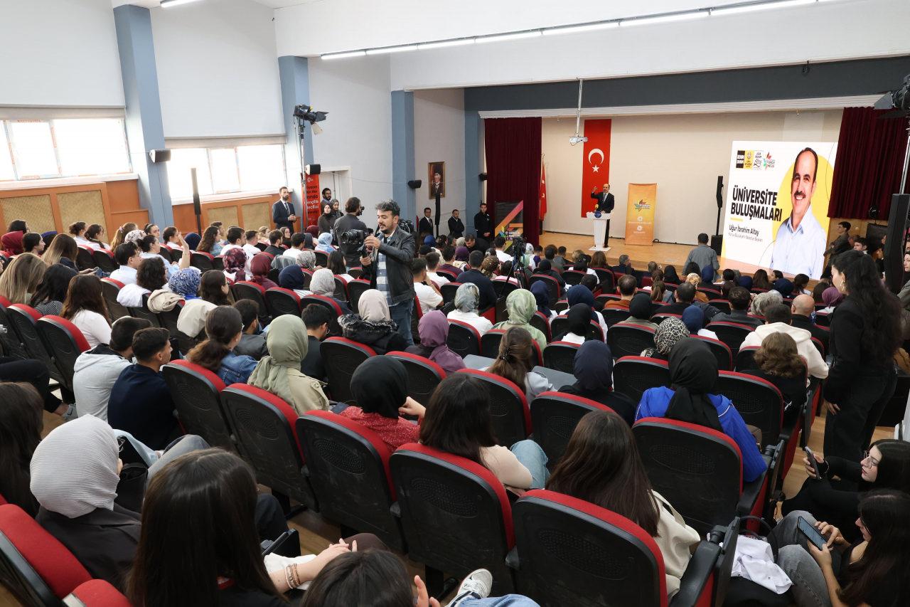 Başkan Altay’dan öğrencilerle samimi buluşma! Konya için dikkat çeken mesaj